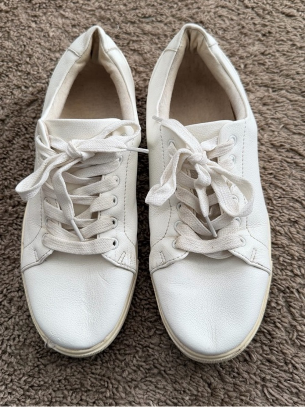 Joie Sneakers